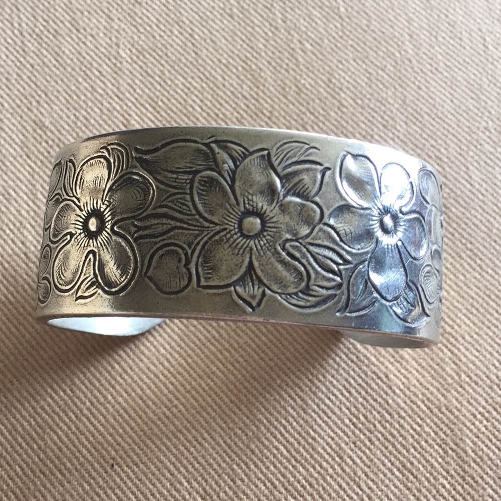 Salisbury Pewter February Flower Silver Cuff